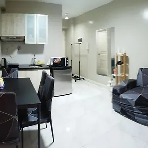 Monarch Parksuites - Balmoral Place Paranaque City