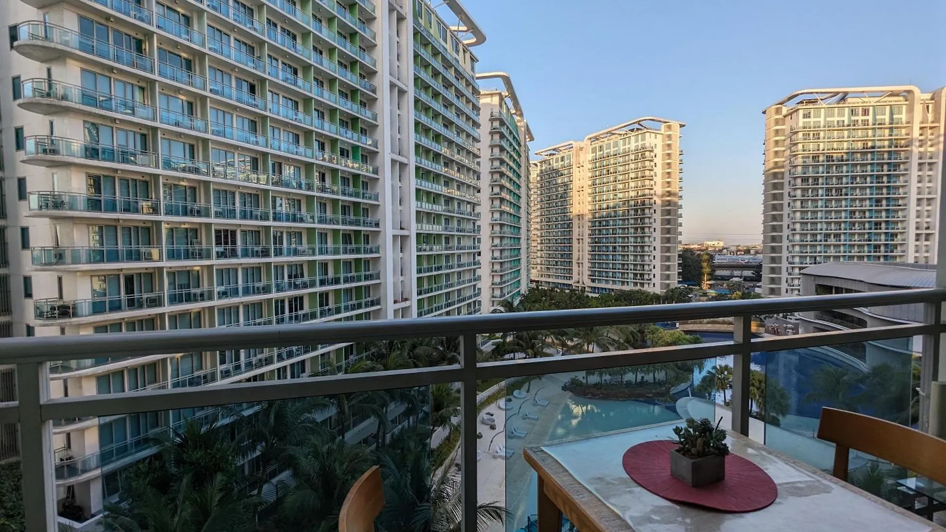 Nanu\'S Urban Escape location
